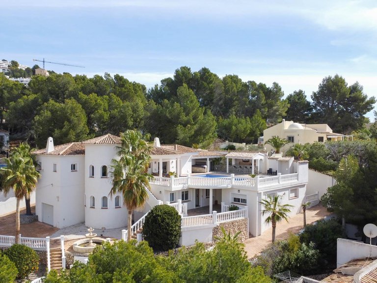 Villa for Sale in La Sierra, Altea, Alicante 1