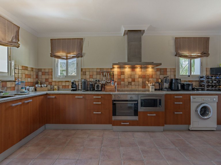 Villa for Sale in La Sierra, Altea, Alicante 19