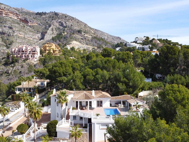 Villa for Sale in La Sierra, Altea, Alicante 4