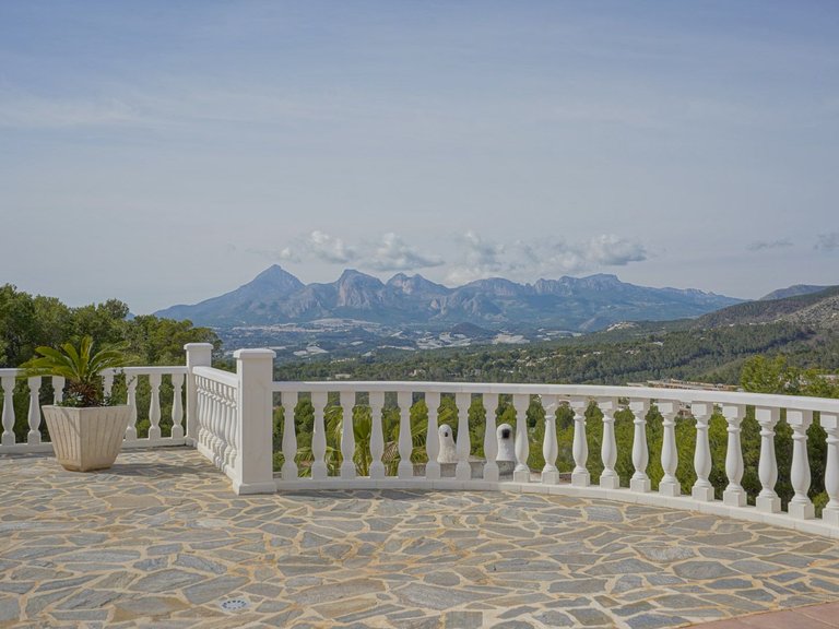 Villa for Sale in La Sierra, Altea, Alicante 7