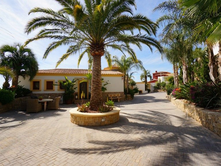 Villa for Sale in Calpe, Alicante 4
