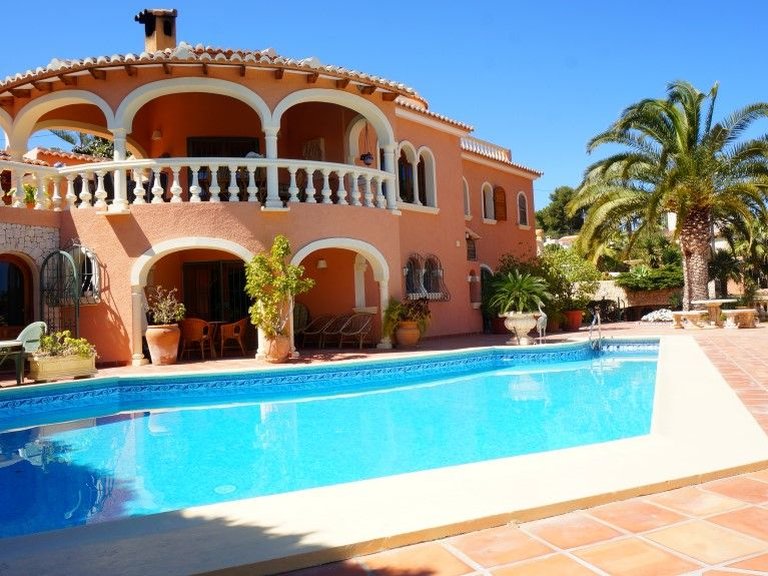 Villa for Sale in Cala Advocat - Baladrar, Benissa, Alicante 1