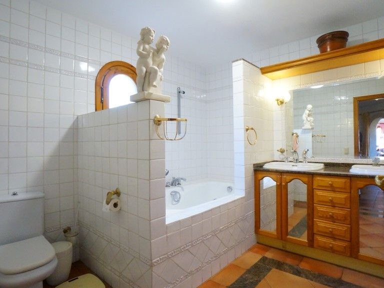 Villa for Sale in Cala Advocat - Baladrar, Benissa, Alicante 8