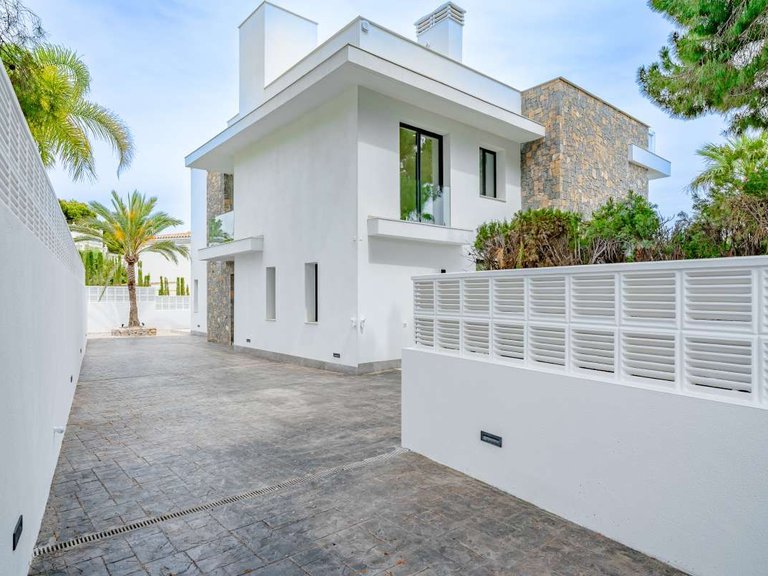 Villa for Sale in Playa de Fossa-Levante, Calpe, Alicante 25