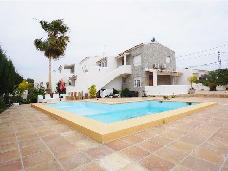 Villa for Sale in Carrio, Calpe, Alicante 1