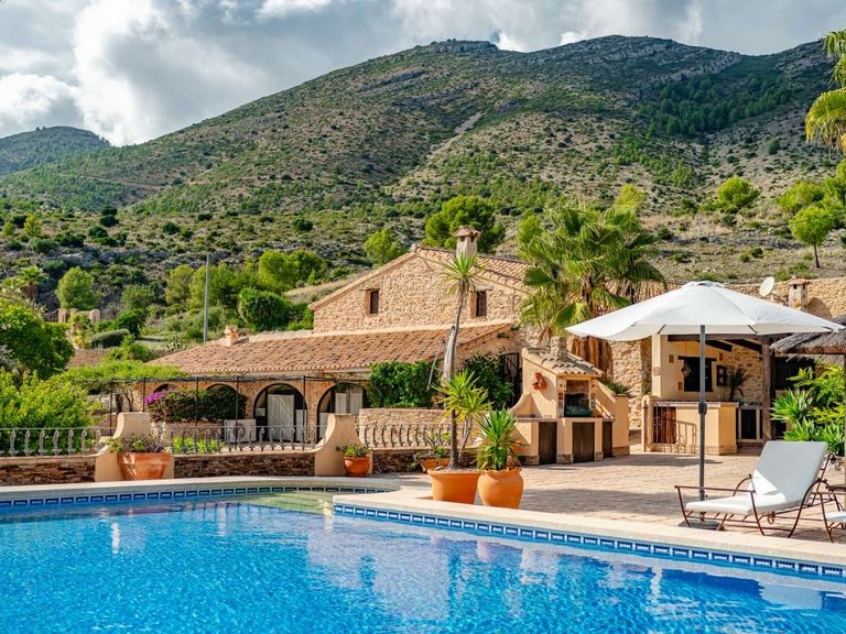 Villa for Sale in Benissa pueblo, Benissa, Alicante 1