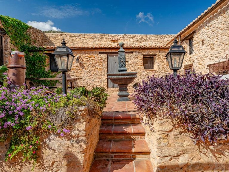 Villa for Sale in Benissa pueblo, Benissa, Alicante 24