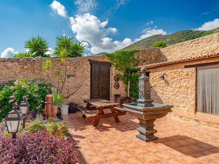 Villa for Sale in Benissa pueblo, Benissa, Alicante 32