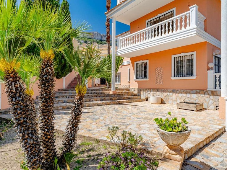 Villa for Sale in Maryvilla, Calpe, Alicante 28