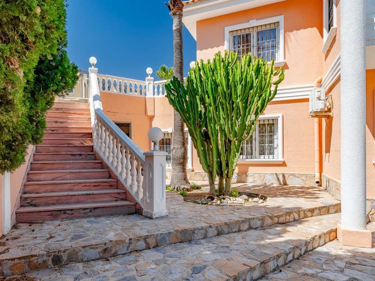 Villa for Sale in Maryvilla, Calpe, Alicante 33