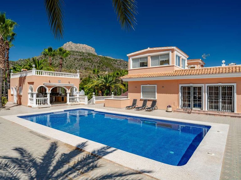 Villa for Sale in Maryvilla, Calpe, Alicante 35