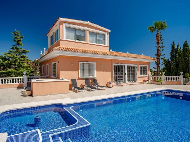 Villa for Sale in Maryvilla, Calpe, Alicante 37