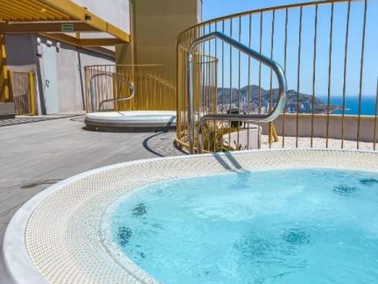 Apartment for Sale in Centro, Benidorm, Alicante 12
