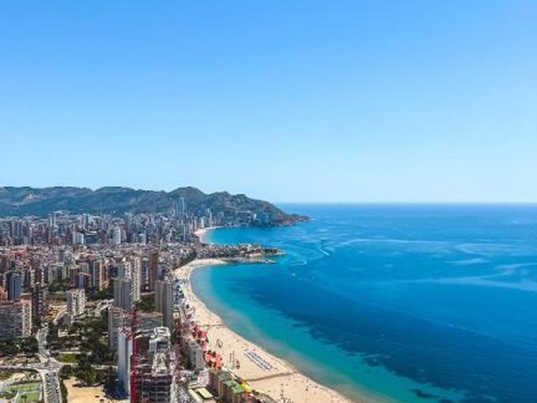 Apartment for Sale in Centro, Benidorm, Alicante 13