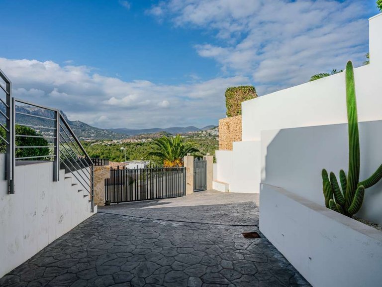 Villa for Sale in Calpe, Alicante 35