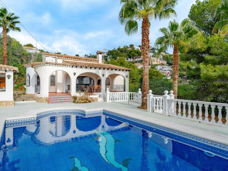 Villa for Sale in Benissa pueblo, Benissa, Alicante 1