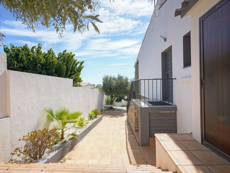 Villa for Sale in Benicolada, Calpe, Alicante 42