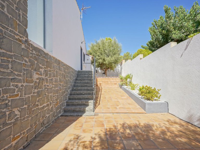 Villa for Sale in Benicolada, Calpe, Alicante 44