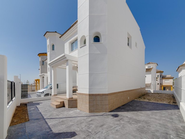 Villa for Sale in La marina, San Fulgencio, Alicante 6