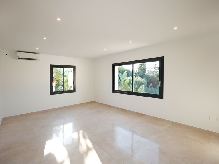Villa for Sale in Playa De La Fossa, Calpe, Alicante 13