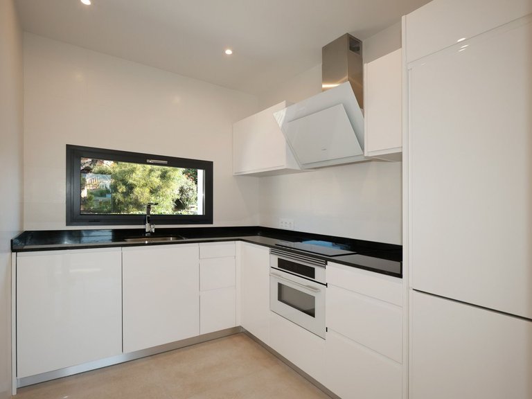 Villa for Sale in Playa De La Fossa, Calpe, Alicante 14