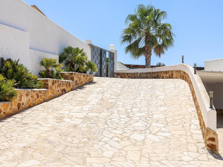 Villa for Sale in Benitachell, Alicante 3