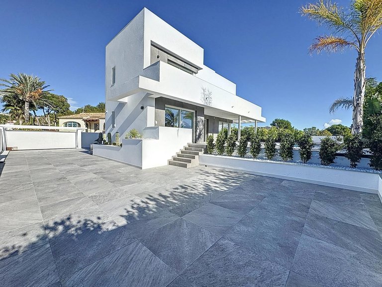 Villa for Sale in Pla del mar, Moraira, Alicante 3