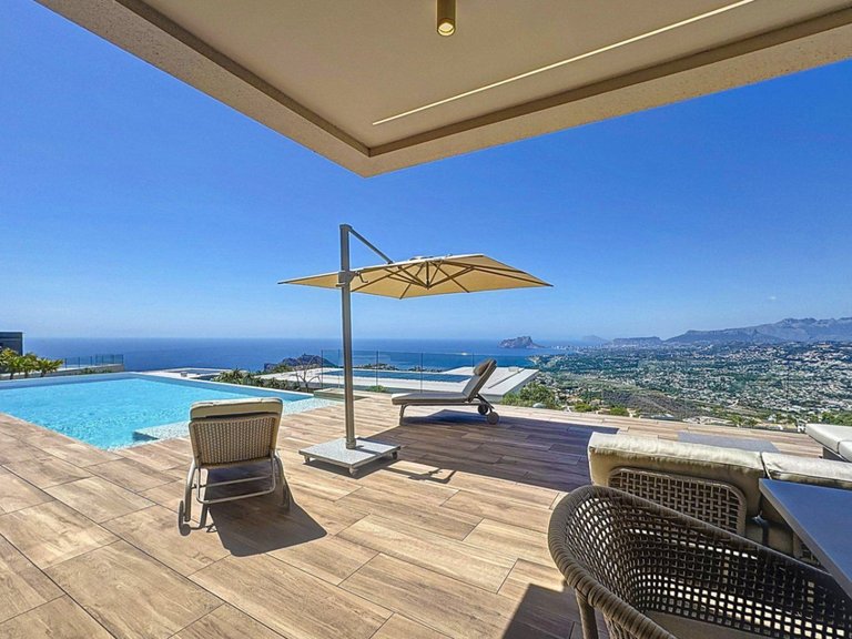 Villa for Sale in El Cuartón - Heliomar, Málaga, Malaga 1