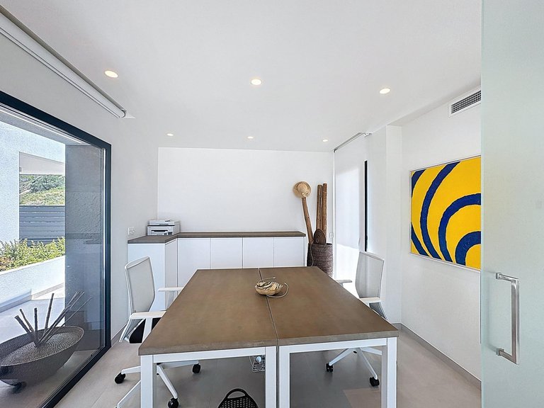 Villa for Sale in El Cuartón - Heliomar, Málaga, Malaga 10