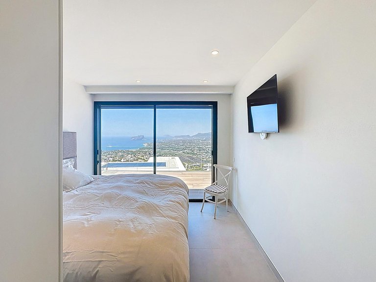 Villa for Sale in El Cuartón - Heliomar, Málaga, Malaga 12