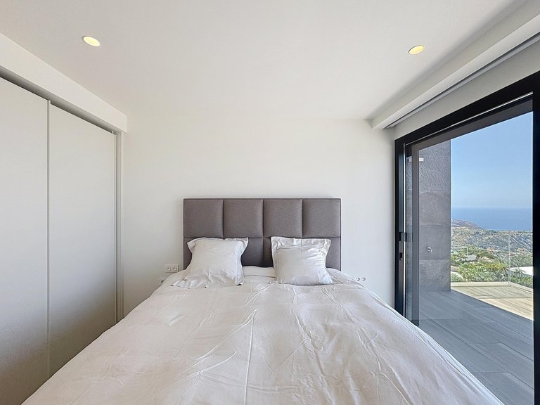 Villa for Sale in El Cuartón - Heliomar, Málaga, Malaga 13