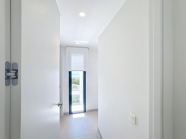 Villa for Sale in El Cuartón - Heliomar, Málaga, Malaga 18