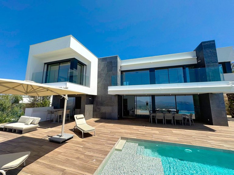 Villa for Sale in El Cuartón - Heliomar, Málaga, Malaga 3