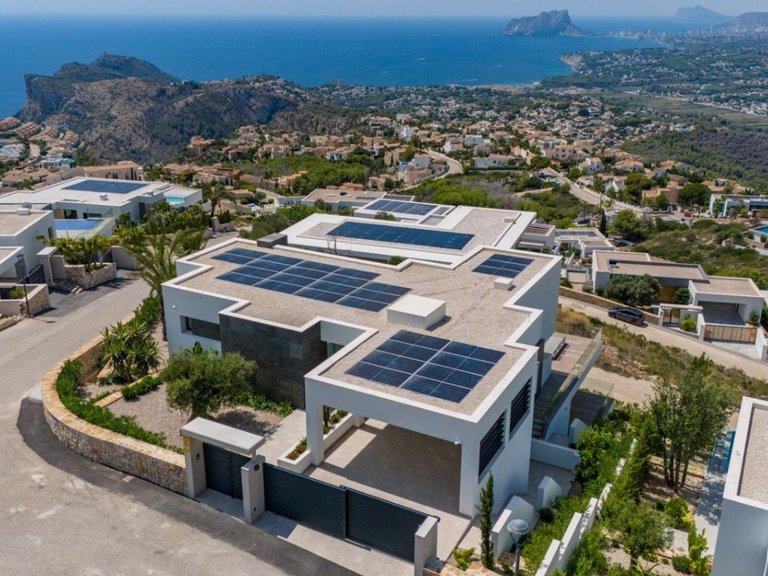 Villa for Sale in El Cuartón - Heliomar, Málaga, Malaga 4