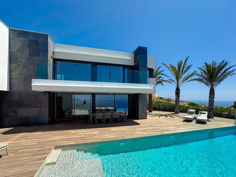 Villa for Sale in El Cuartón - Heliomar, Málaga, Malaga 5