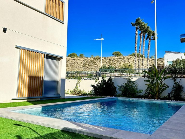 Villa for Sale in Comunidad valenciana, Algorfa, Alicante 2