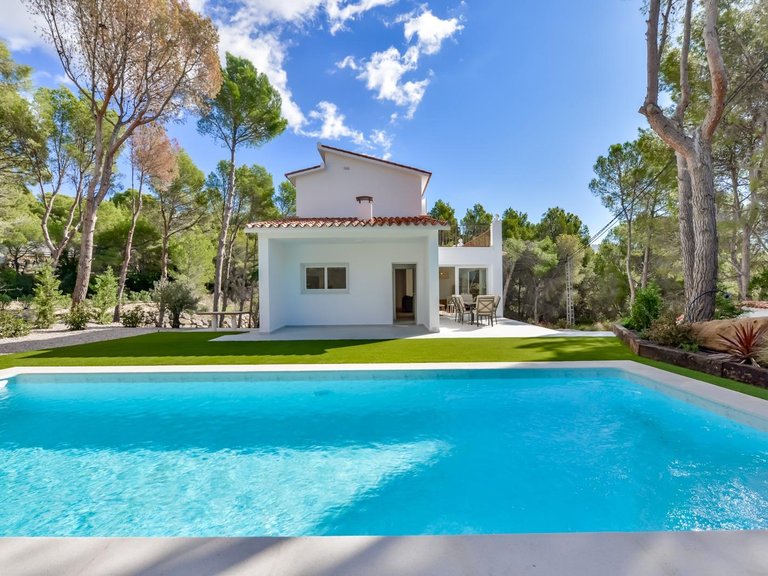 Villa for Sale in Altea la Vella, Altea, Alicante 1