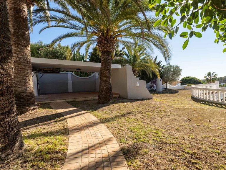 Villa for Sale in Cala Advocat - Baladrar, Benissa, Alicante 3