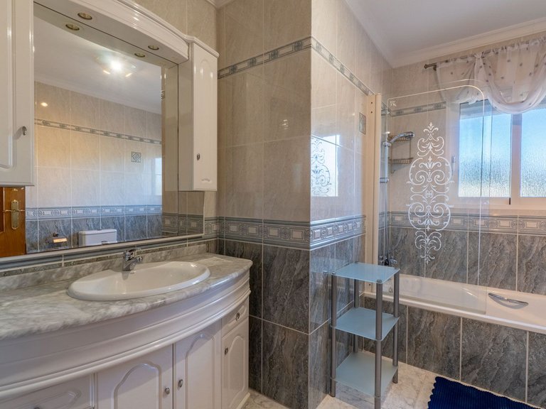 Villa for Sale in Pueblo 15, Jalon - Xalo, Alicante 13