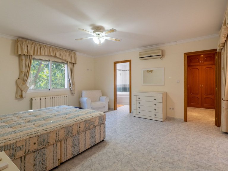 Villa for Sale in Pueblo 15, Jalon - Xalo, Alicante 23