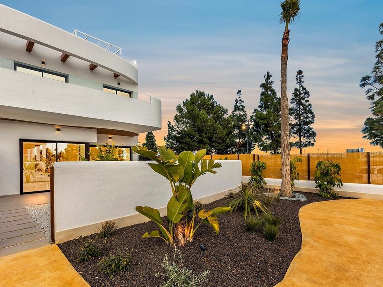 Villa for Sale in Las Lomas del Rame-Bahía Bella, Los Alcázares, Murcia 1