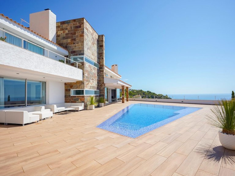Villa for Sale in Urbanizaciones, Altea, Alicante 1
