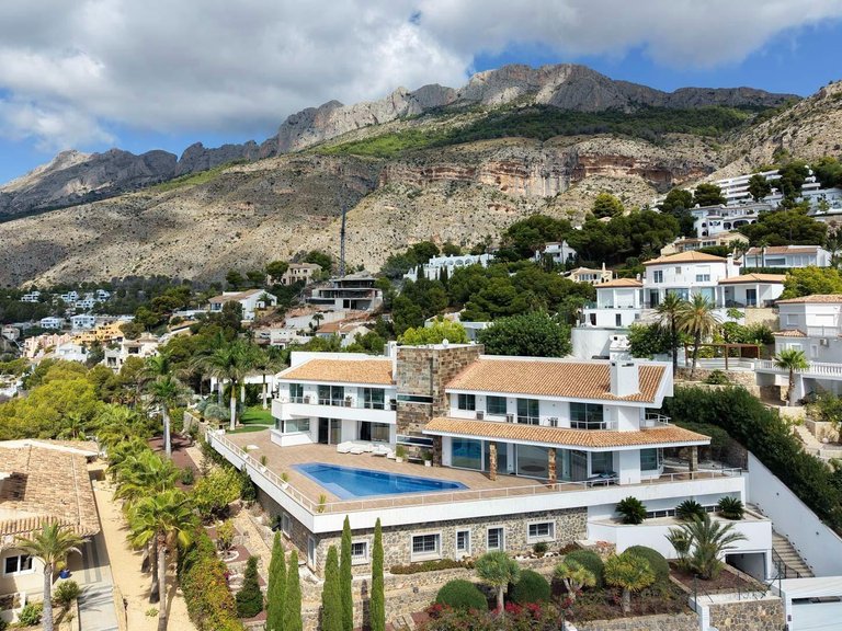Villa for Sale in Urbanizaciones, Altea, Alicante 3