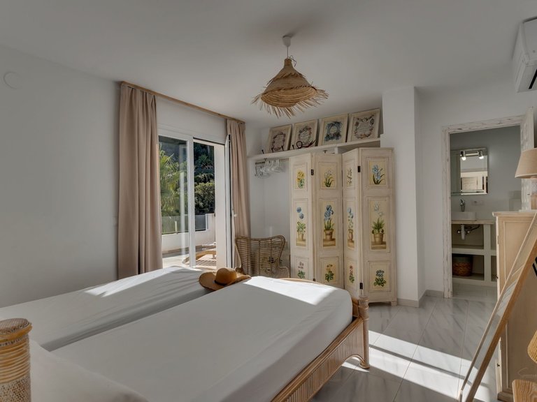 Villa for Sale in Pla del mar, Moraira, Alicante 18