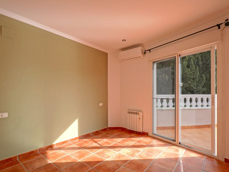 Apartment for Sale in playa fustera, Benissa, Alicante 11