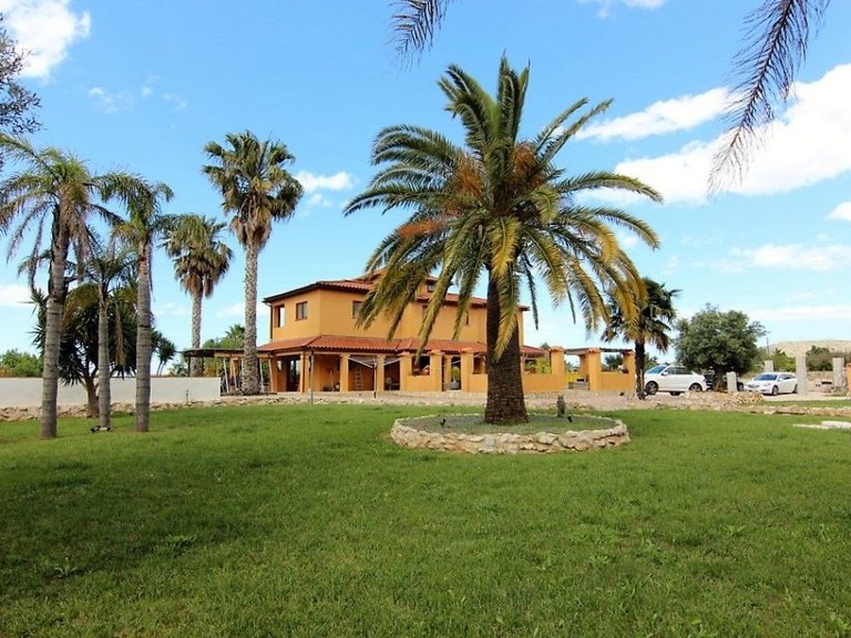 Villa for Sale in Comunidad valenciana, Pedreguer, Alicante 2