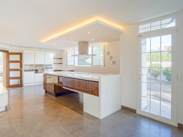 Villa for Sale in Alfaz del PI Pueblo-Urbanizaciones, L'alfas Del Pi, Alicante 39