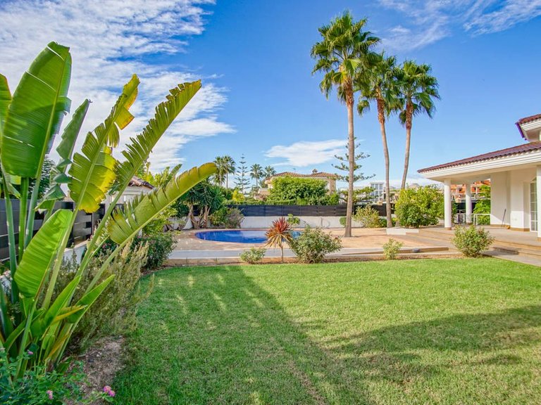 Villa for Sale in Alfaz del PI Pueblo-Urbanizaciones, L'alfas Del Pi, Alicante 44