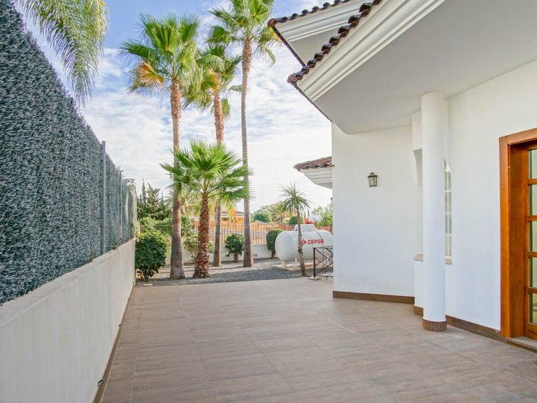 Villa for Sale in Alfaz del PI Pueblo-Urbanizaciones, L'alfas Del Pi, Alicante 45