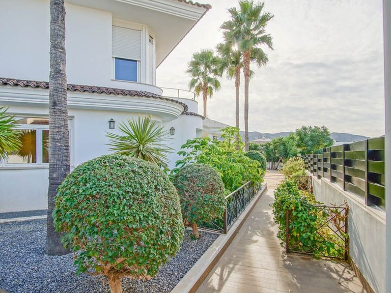 Villa for Sale in Alfaz del PI Pueblo-Urbanizaciones, L'alfas Del Pi, Alicante 48